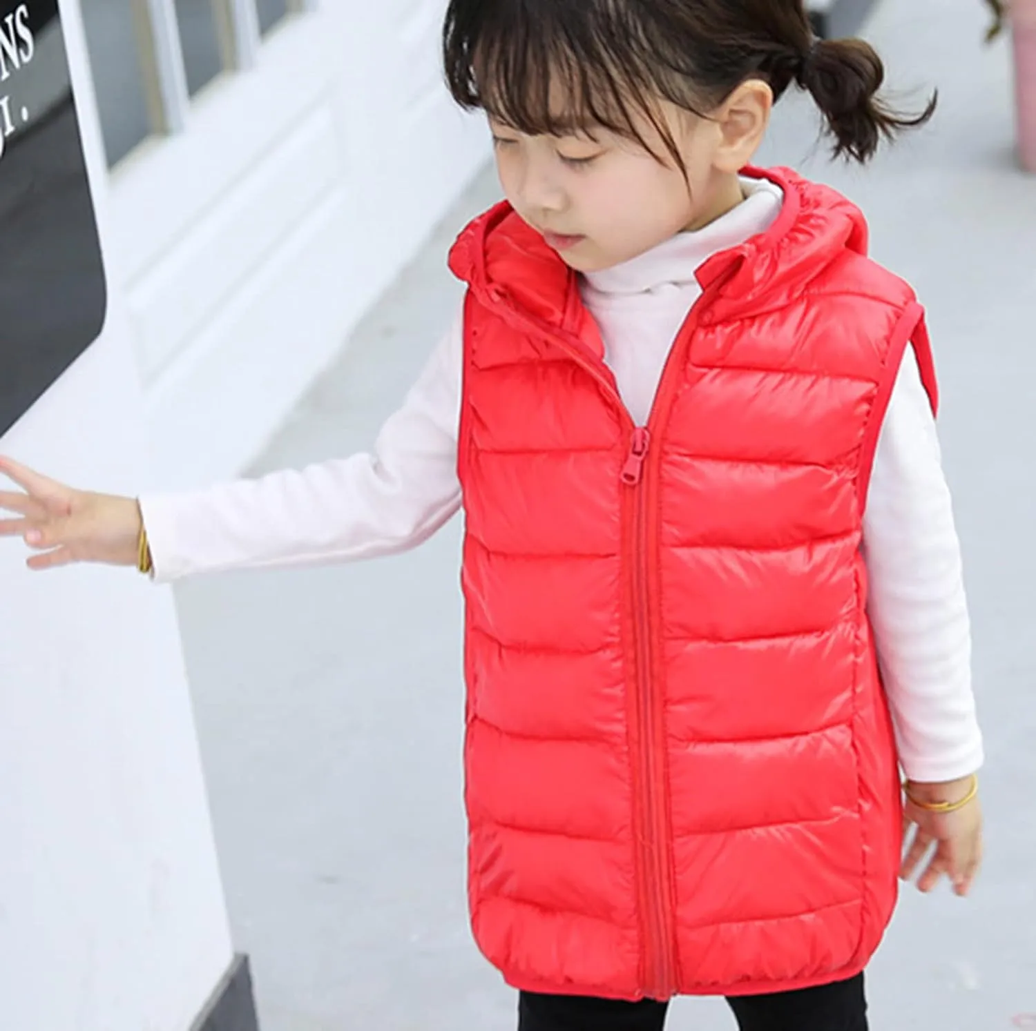 Boys Girls Winter Hooded Puffer Vest Lightweight Sleeveless Puffer Jacket Packable Quilted Vest Kids Padded Down Coat
